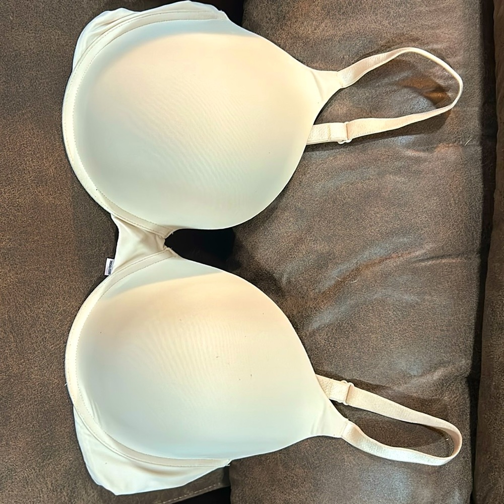 Gently Used Victoria Secret Lightly Lined T/Shirt Bra- Beige